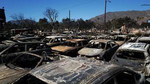 Pagubele colosale produse de incendiile din Los Angeles, în imagini. Autoritățile, criticate pentru gestionarea dezastrului
