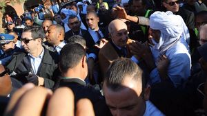 Președintele Algeriei anunță dizolvarea Parlamentului și organizarea de alegeri anticipate. Și Guvernul va fi remaniat