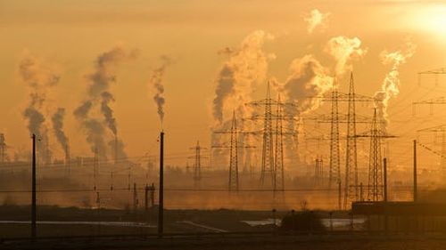 Le Monde: Creșterea prețurilor la gaz împinge sectoarele să își închidă fabricile din Europa. Temporar? Sau suntem în ajunul unei mari dezindustrializari?