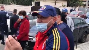 VIDEO Scandal între susținătorii lui Clotilde Amand și cei ai lui Daniel Tudorache, în fața Biroului Electoral al Sectorului 1