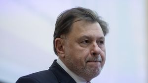 Rafila spune că experți lucrează acum la corectarea Planului pentru combaterea cancerului și acuză lipsa consultării Ministerului Sănătății / Planul a fost adoptat de Parlament, iar Rafila este deputat PSD, membru în Comisia de sănătate și Grupul pentru combaterea cancerului