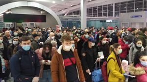 Directorul operațional al Aeroportului Otopeni, înlocuit din funcție după ce au apărut în spațiul public imagini cu aglomerația de pe aeroport în plină epidemie de coronavirus. Între timp, oficialii CNAB au anunțat noi măsuri