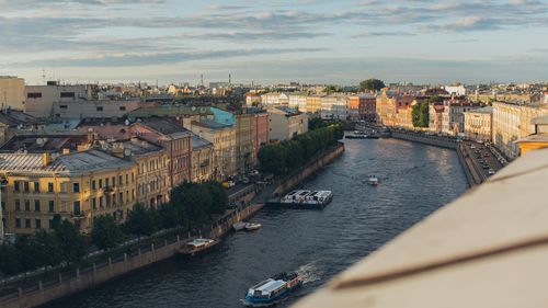 Rusia susţine că a închis pentru scurt timp spațiul aerian din Sankt Petersburg din cauza unui "exerciţiu de apărare aeriană"