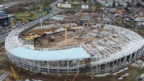 Deputat AUR: „Guvernul risipește 55 de milioane de euro pe un stadion nou lângă un stadion nou! / La Târgoviște, oraș de 60.000 de locuitori, pe lângă un stadion nou de 16 milioane de euro și capacitate 9.400 de locuri, se ridică încă unul, de 55 milioane euro și capacitate 12.400 de locuri!
