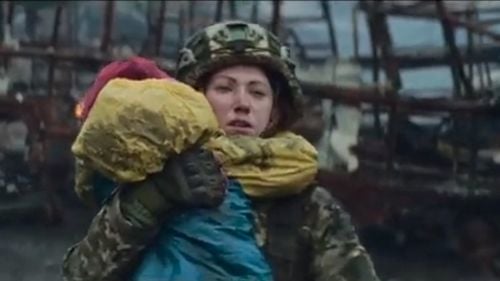 VIDEO Melodia “Stefania”, câştigătoarea Eurovision, cântată în Azovstal de un soldat/ Kalush Orchestra a lansat videoclipul piesei, filmat în oraşe distruse de ruşi