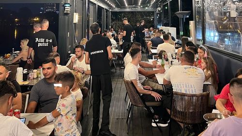 Amenzi de 140.000 de lei, date de Protecţia Consumatorilor după mai multe controale făcute la Taverna Racilor Herăstrău/ Printre nereguli: produse expirate, mizerie, muşte, lipsa autorizaţiei de la Primărie/ Unitatea ar putea fi închisă până la un an