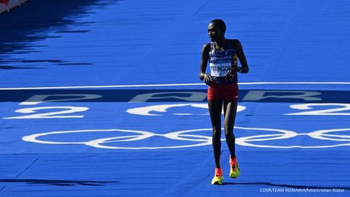 Cine este Delvine Meringor, atleta care a concurat pentru România la maratonul de la JO și a obținut locul 7 / Are 29 de frați, locuiește într-un oraș în nordul Kenyei, unde sunt frecvente atacurile între triburi