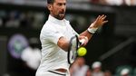 VIDEO: Novak Djokovic, glumă virală la Wimbledon – A păcălit un copil de mingi prefăcându-se tăiat cu foarfeca