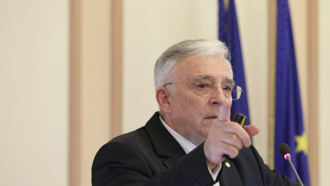 Isărescu, avertisment pentru Guvern: ”S-a dat prea mult, nu s-a ţinut cont de cât poate duce economia României. S-a dat de lucru altor economii”