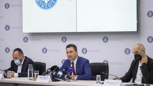 Tanczos Barna: Primăriile primesc în avans banii pentru programul „Rabla Local”. Persoanele care casează maşini nu vor putea să înmatriculeze, timp de 3 ani, maşini cu o normă de poluare mai mică de EURO 5