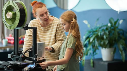 VIDEO Un furnizor de cursuri de programare pentru elevi observă o reaprindere a interesului pentru imprimare 3D în România: „Este tehnologie veche, dacă stăm să ne gândim, dar s-a întâmplat ceva” / Posibilă influență a războiului din Ucraina