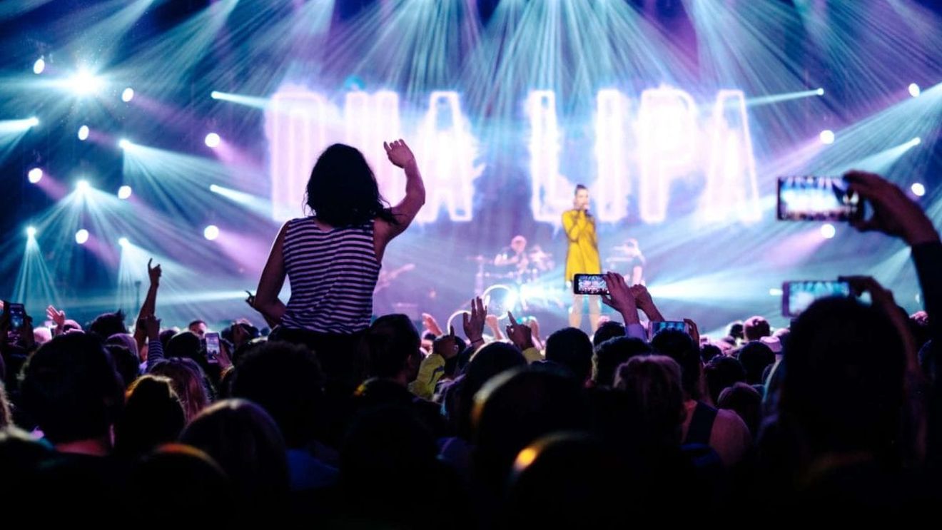 Cele mai așteptate concerte din 2022. Ce trupe și artiști celebri vor cânta în România: de la Sting, Iron Maiden, Evanescence, KISS și WHITESNAKE până la Armin van Buuren și Toto Cutugno