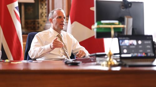 Vicepremierul Marii Britanii: Rusia va folosi „tactici și mai grele” în Ucraina / Orice crime de război vor fi urmărite penal