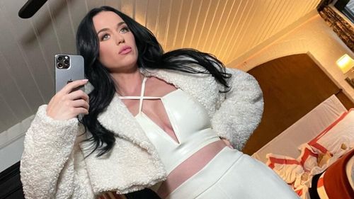 Cântăreața Katy Perry se simte „rănită” de reacțiile negative, după zborul în spațiu la bordul unei rachete Blue Origin