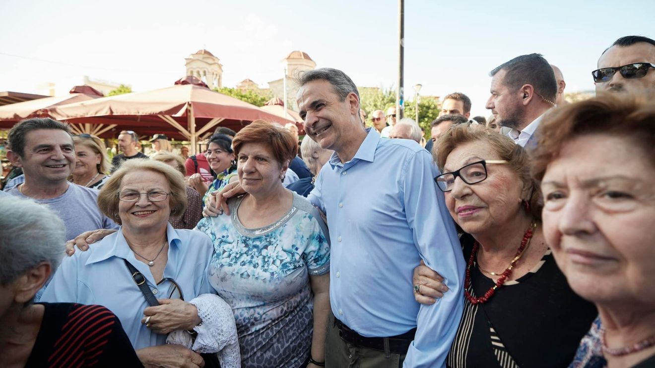 Premierul Greciei, Kyriakos Mitsotakis, face aluzie la introducerea unui plafon de zile de închiriere pentru proprietățile Airbnb