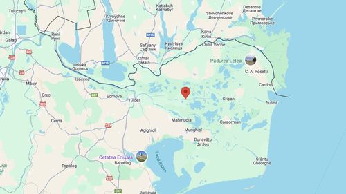 UPDATE Accident pe Dunăre: O ambarcaţiune în care se aflau 12 persoane a intrat în mal, în apropiere de Maliuc, în Tulcea / 4 persoane sunt duse la spital