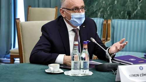 Primele efecte ale ieșirii lui Klaus Iohannis: Ministrul Cîmpeanu anunță primul set de propuneri de modificare a proiectului legii Educației acceptate din partea principalilor critici – Consorțiul Universitaria / Niciuna nu vizează plagiatele