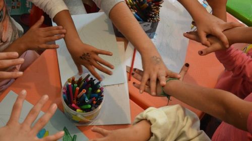 Dominic Fritz, nemulțumit de modul în care Guvernul tratează problema migranților / Ce propune primarul Timișoarei, orașul în care ajung migranții din centrele din țară în speranța că pot pleca în străinătate