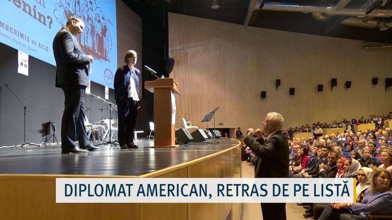 VIDEO Consulul Turciei la Constanța, gest umilitor la adresa SUA: A coborât-o pe reprezentanta ambasadei americane de pe scenă înainte să țină un discurs pe motiv că nu figurează în program