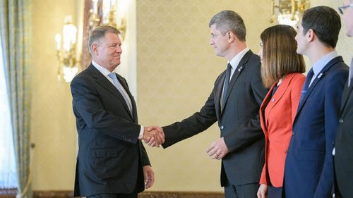AUR cere anchetarea averii lui Iohannis. USR a votat ca solicitarea să fie pe ordinea de zi