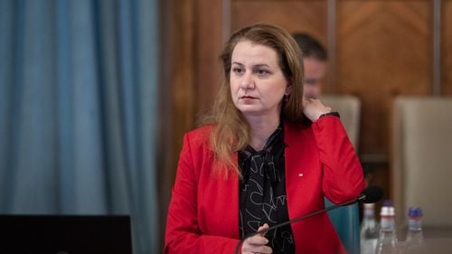 Proiectele legilor educației vor fi prezentate de Ligia Deca luni, la 14:30, anunță Ministerul Educației