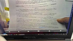 Candidatul din Cluj care a fotografiat subiectele la proba de Limba română – BAC 2025 a fost eliminat din examen, anunță inspectoratul școlar / El a avut o cameră ascunsă
