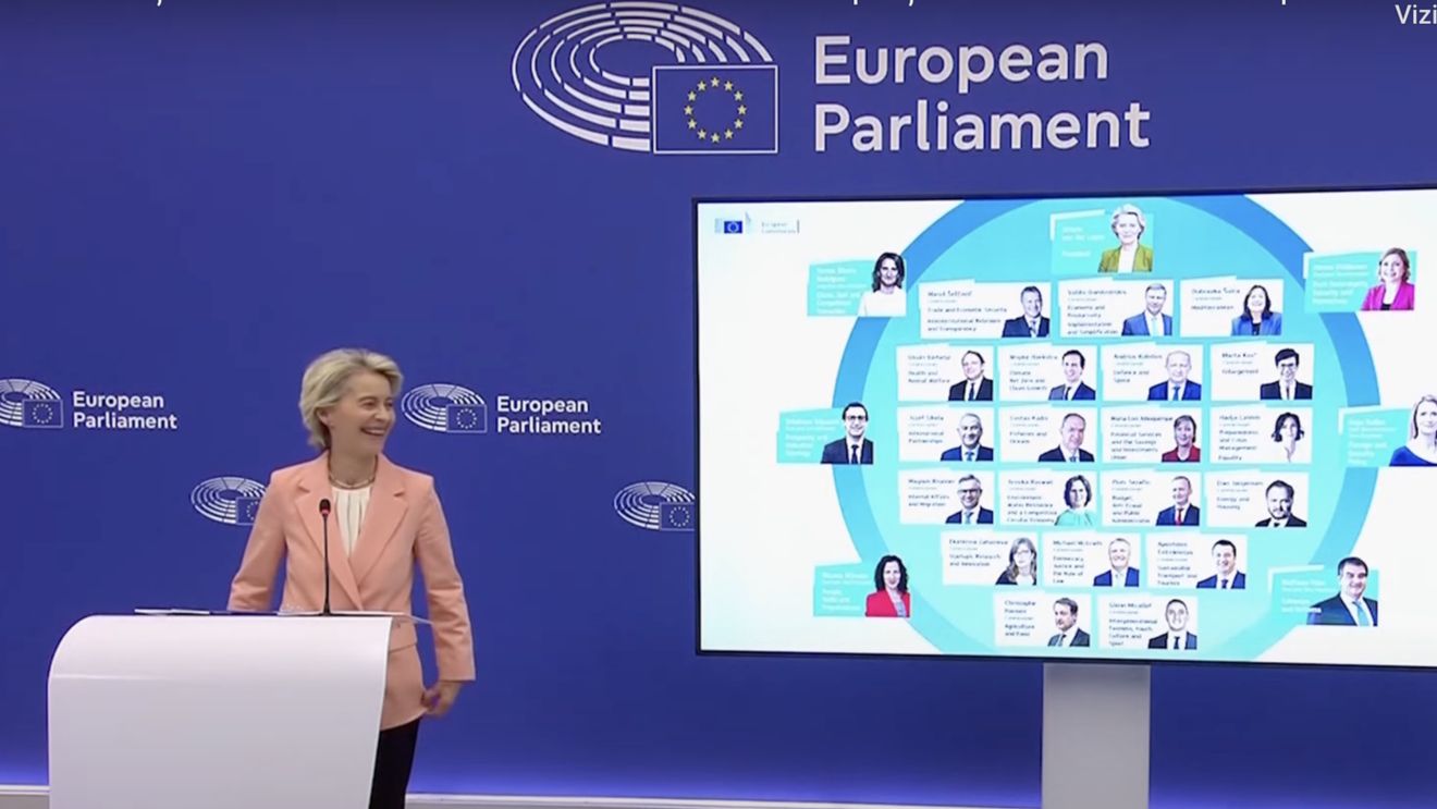 Roxana Mînzatu, despre cote de gen în politică: Când un bărbat eşuează, nu-i spunem „du-te acasă că eşti bărbat”. Dacă o femeie e sub reflector şi face o greşeală „vedeţi, aţi vrut femei, să vină un bărbat că n-ai cu cine”