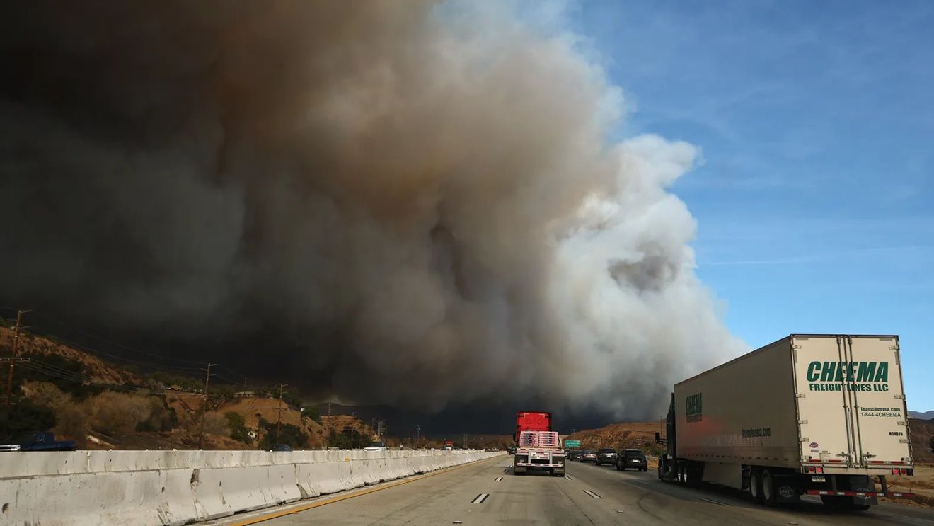Noi incendii izbucnesc în sudul Californiei înainte de vizita lui Trump / Președintele SUA susține că statul are probleme cu apa deoarece guvernatorul a deviat rezervele pentru a salva un pește mic numit smelt