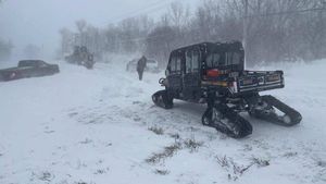 Cel puţin 53 de morţi în urma ''viscolului secolului''; bilanţul riscă să crească / Relatările terifiante despre oameni care au murit în maşini sau au rămaşi blocaţi din cauza furtunii zile întregi se multiplică