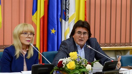 Radiografia haosului de la maternitatea timișoreană în care 10 bebeluși au fost infectați cu coronavirus. Medici cu echipamente de zugravi, asistente fără măști, avertismente ignorate de șefii PNL din spital, primărie și prefectură