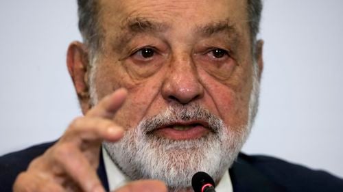 Miliardarul mexican Carlos Slim a ordonat anularea colaborării companiei sale cu serviciul Starlink al lui Elon Musk / Conflictul a fost agravat de un tweet al șefului SpaceX