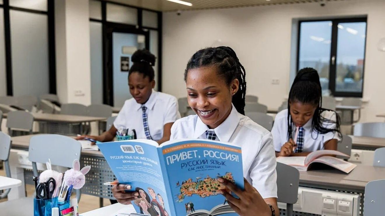 Rusia angajează tinere africane pentru a construi dronele cu care atacă Ucraina