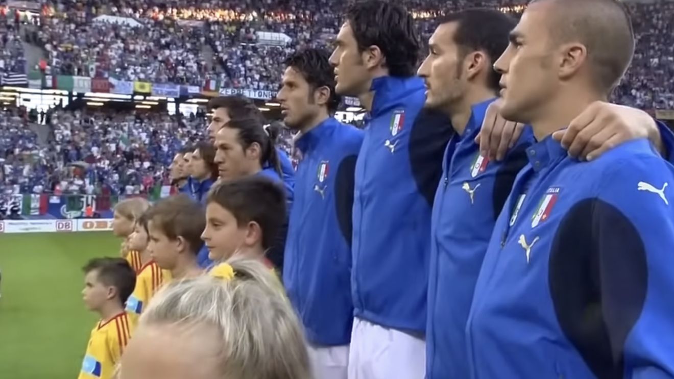 Italienii au pierdut 30 de milioane de euro într-o singură seară, după ce au ratat calificarea la Mondial / Cele 10 momente negre din istoria fotbalului din peninsulă / Suarez, Haaland și dentistul din Coreea de Nord, Pak Doo Ik, printre călăii squadra azzurra