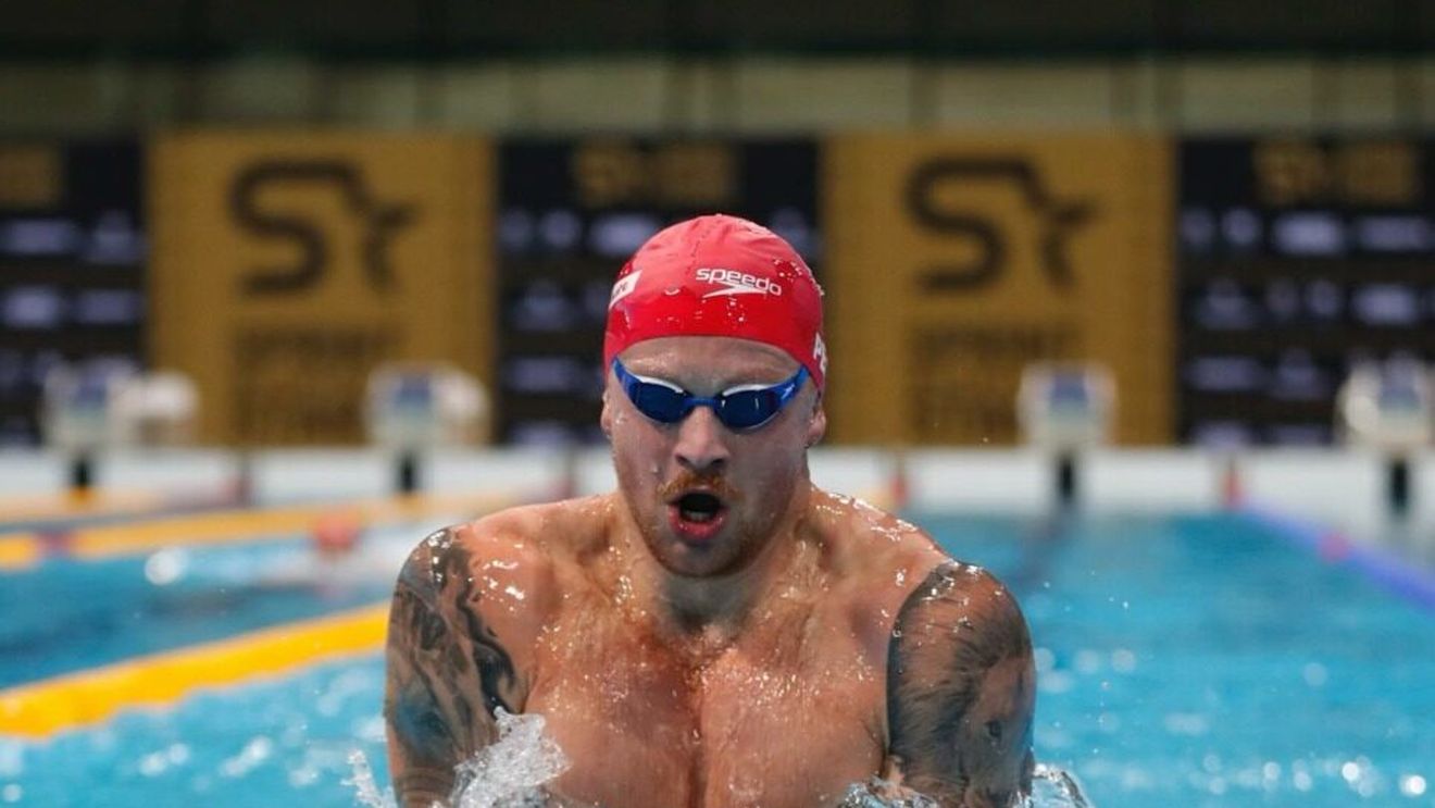Înotătorul britanic Adam Peaty a fost rănit la faţă într-o altercație cu un coleg de antrenament
