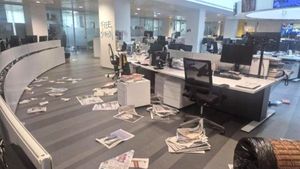 Redacția La Stampa din Torino a fost luată cu asalt de manifestanți Pro Palestina, după reținerea unui imam de origine egipteană radicalizat, care a primit și ordin de expulzare