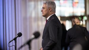 Ministrul Fondurilor Europene, despre plata tranșei 3 din PNRR condiționată de reforma pensiilor magistraților: Răspunsul nu poate să întârzie mai mult de jumătatea lunii martie / Cererea de plată 4 este într-un stadiu avansat de verificare a UE / Despre criticile lui Câciu: Nu am dispute cu persoane care nu știu ce vorbesc sau care sunt contributori direcți la dezastru