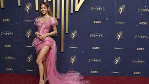 Strălucire și îndrăzneală pe covorul roșu la Emmy 2025 / Ce ținute au purtat vedetele