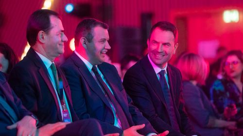 Barna, Vlad Voiculescu și Tomac deschid lista comună a alianței dintre USR, PMP şi Forţa Dreptei la europarlamentare. Alianța Dreapta Unită și-a lansat programul electoral