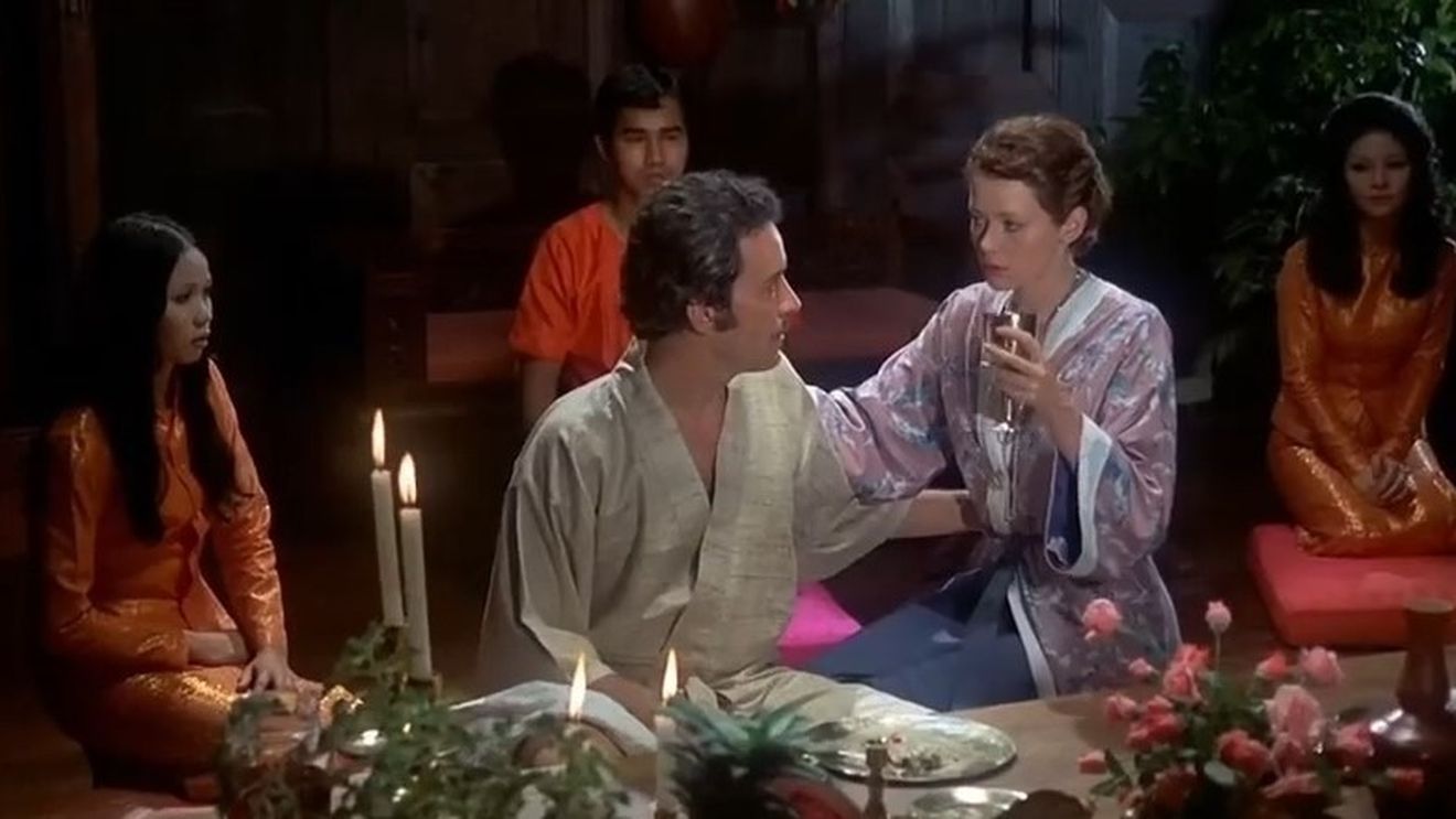 Netflix va difuza începând cu 1 iulie Emmanuelle, filmul erotic cult al anilor 1970