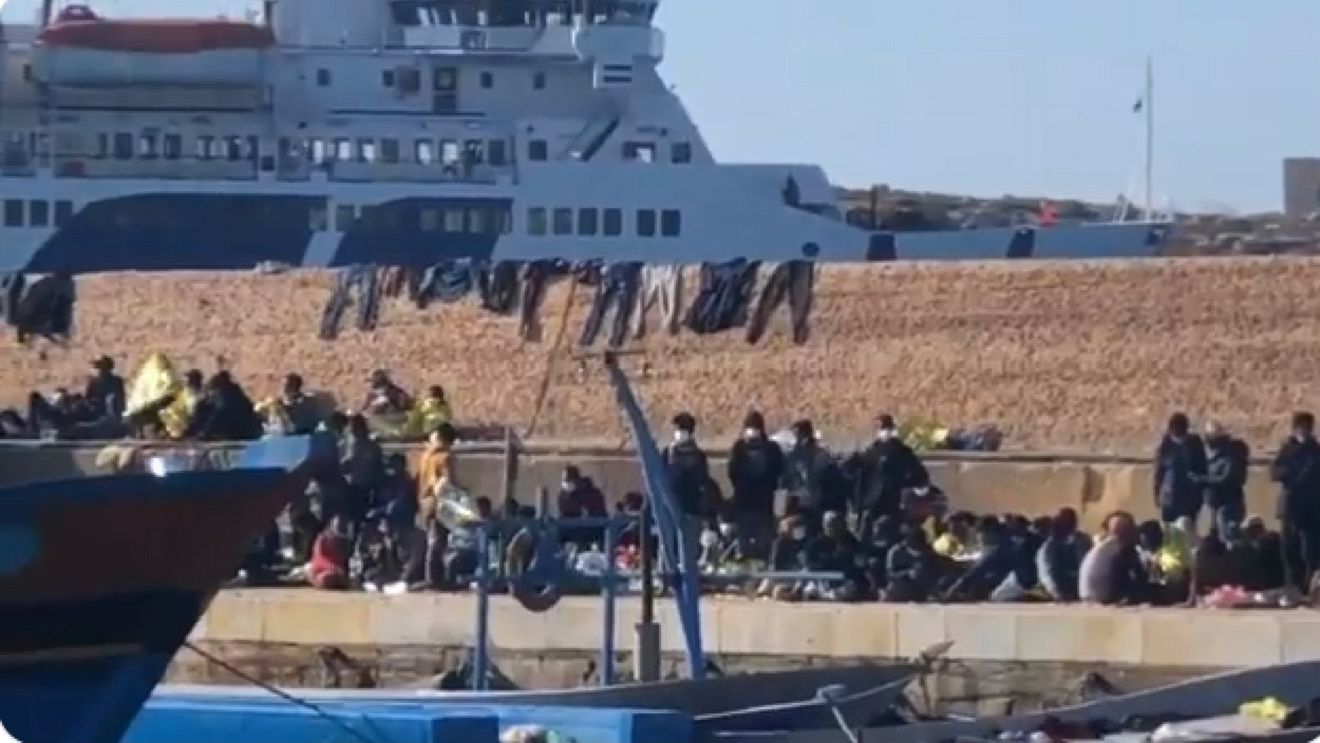 Lampedusa nu mai poate face față afluxului de migranți, afirmă primarul, care cere ajutor european