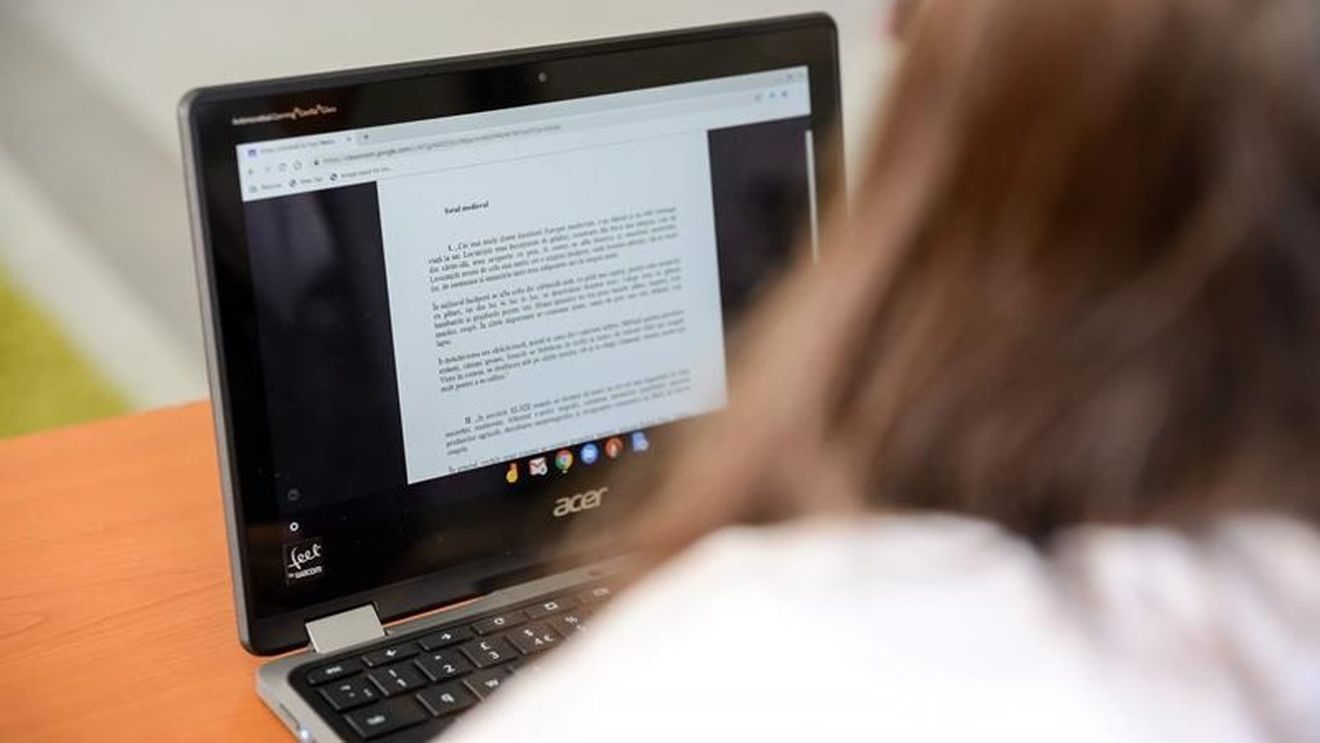 O școală privată oferă lecții online gratuite pentru copiii cadrelor medicale. Cursurile propuse: de la română și mate, la informatică și pian