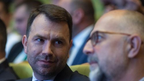 Kelemen Hunor: PSD şi PNL vor guverna împreună, asta este prima alegere. Eu cred că după 7 ianuarie putem discuta despre un nou Guvern, vom avea un guvern interimar până undeva la mijlocul lui ianuarie