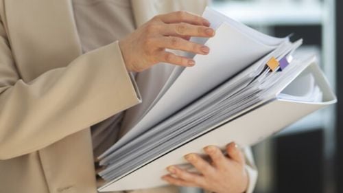 Ministrul Finanțelor anunță un nou sistem de evaluare a angajaților, care trebuie să trimită zilnic rapoarte de activitate superiorului direct