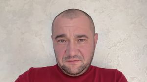 Primarul PSD Radu Constantin Reziuc, din Mitocu Dragomirnei, trimis în judecată după ce anul trecut a fost anchetat pentru că le-a bătut cu bestialitate pe concubina sa şi fiica acesteia