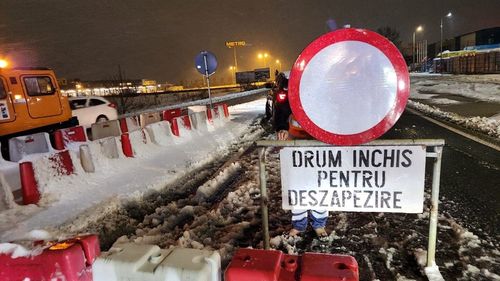 UPDATE 13.000 de pompieri, polițiști și jandarmi vor interveni cu 6000 de vehicule, anunță ministerul/ Cod galben de vânt şi precipitaţii în aproape toată țara/ Cod portocaliu de viscol în sud-estul ţării