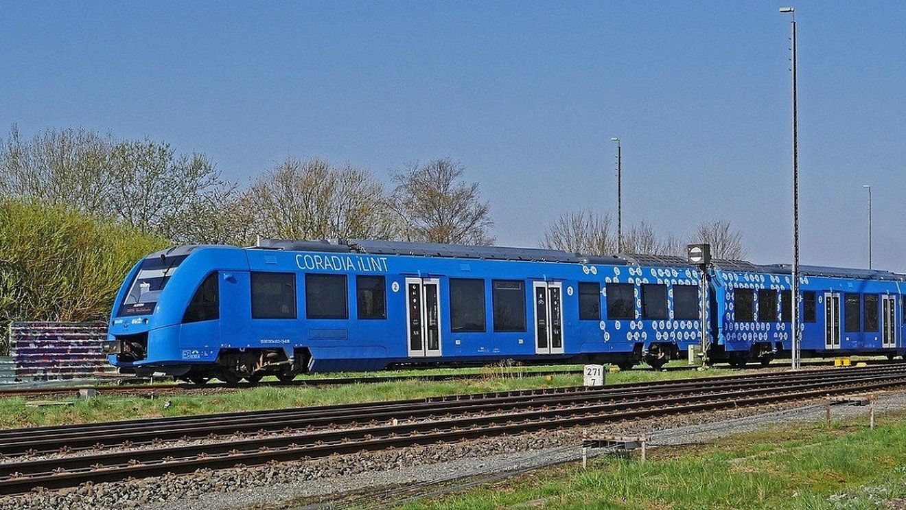 Ministerul Transporturilor vrea să cumpere trenuri cu hidrogen prin PNRR. Drulă: „M-aş bucura să fim early adopters, să avem această tehnologie în faza incipientă... Când vede olteanul girafa”