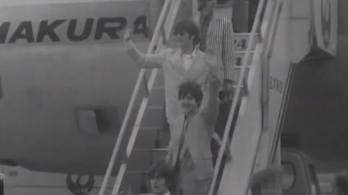 VIDEO Un film fără sonor alb negru cu The Beatles în Japonia a fost făcut public pe Youtube/ A fost înregistrat acum mai bine de jumătate de secol de poliția japoneză din motive de securitate