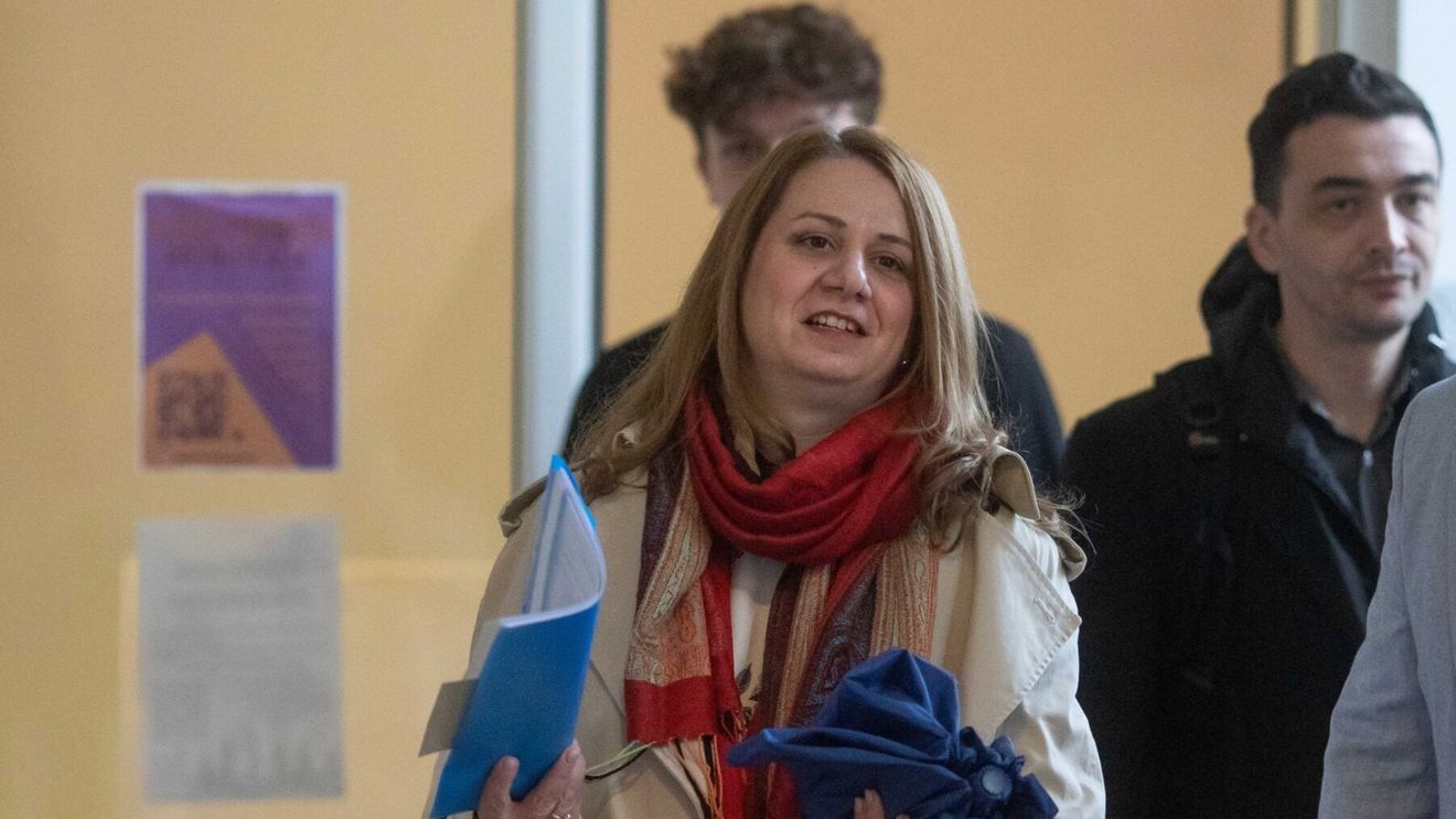 USR o acuză pe Ligia Deca, ministrul Educației, că ”tolerează” abuzurile sexuale din curtea SNSPA, unde ea este profesor