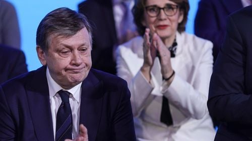 Crin Antonescu: Din păcate, USR-ul s-a alăturat AUR, POT, SOS în acest demers şi asta face ca solicitarea de suspendare a preşedintelui să fie aproape de a avea succes / Rămânerea lui la Cotroceni trage în jos candidatura tuturor pro-occidentalilor