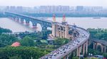 Un avion a intrat în cel mai înalt zgârie-nori din Beijing / Resturile au căzut pe trotuar / Nu e clar ce a provocat accidentul